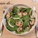Salade d’épinards et champignons, sauce aux agrumes